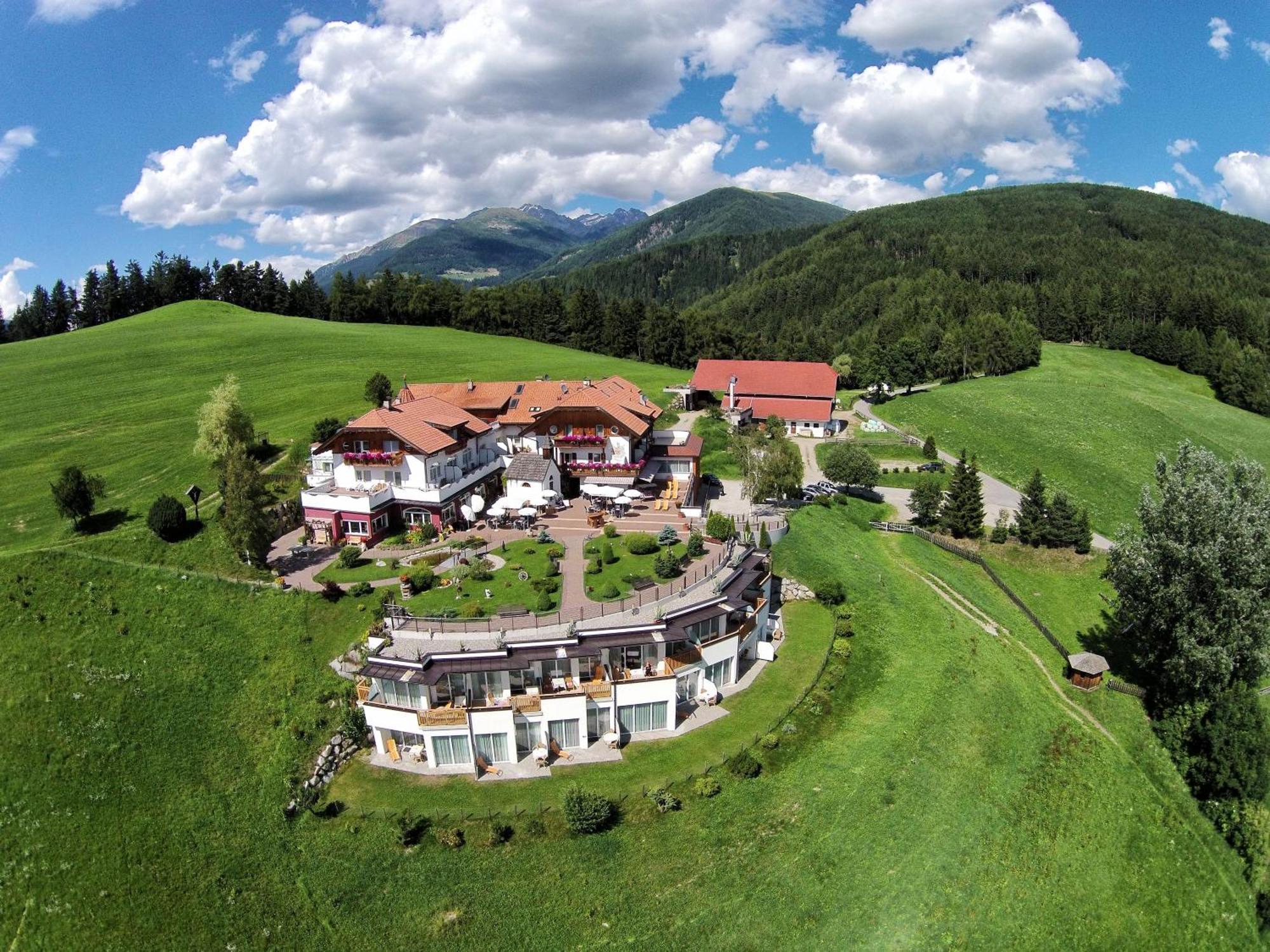 Hotel Amaten Brunico Exterior foto
